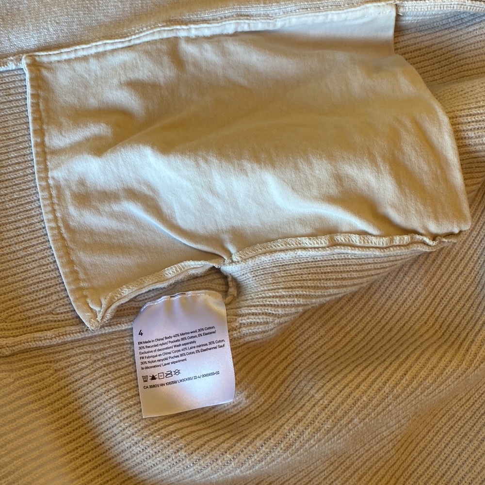 Versitile Lululemon Merino Wool Blend Ribbed Long Wrap Sweater. Size 4 - Picture 6 of 8